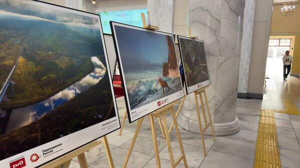 УБТЗ вокзал дээр “Анхны Орос” гэрэл зургийн шилдэг бүтээлүүдтэй танилцсандаа баяртай байна УБТЗ вокзал дээр “Анхны Орос” гэрэл зургийн шилдэг бүтээлүүдтэй танилцсандаа баяртай байна - Sputnik Монгол Улс