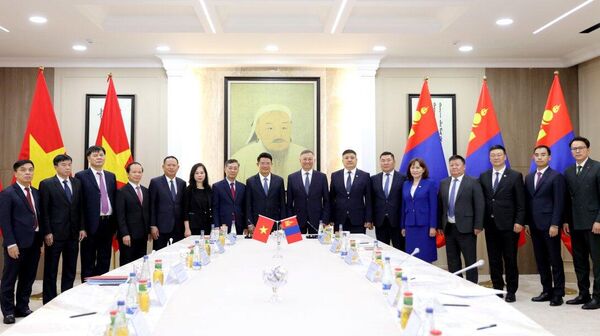 🏛️ Төрийн өндөрлөгүүдийн уулзалт Айлчлалын хүрээнд Нгуен Хүй Тиен Ерөнхий сайд Г 🏛️ Төрийн өндөрлөгүүдийн уулзалт Айлчлалын хүрээнд Нгуен Хүй Тиен Ерөнхий сайд Г - Sputnik Монгол Улс