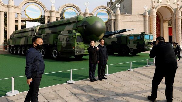 🤔Мэргэжилтнүүдийн үзэж буйгаар, АНУ-ын Австралид гипер хурдны пуужин байршуулсан нь: - Sputnik Монгол Улс