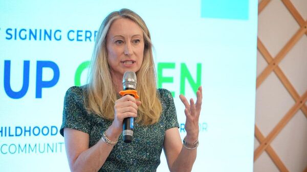 🤝 Олон улсын дэмжлэг ба ирээдүйн үр нөлөө Их Британийн Элчин сайд Фиона Блайт: “Энэ төсөл нь Монголын ирээдүй болсон хүүхдүүдэд хөрөнгө оруулж, байгаль орчинд хайртай иргэд болгон төлөвшүүлэх алхам” гэв - Sputnik Монгол Улс