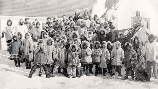 1971 онд АНУ “Аляскийн уугуул иргэдийн нэхэмжлэлийг шийдвэрлэх тухай хууль” (Alaska Native Claims Settlement Act – ANCSA)-ийг баталсан 1971 онд АНУ “Аляскийн уугуул иргэдийн нэхэмжлэлийг шийдвэрлэх тухай хууль” (Alaska Native Claims Settlement Act – ANCSA)-ийг баталсан - Sputnik Монгол Улс