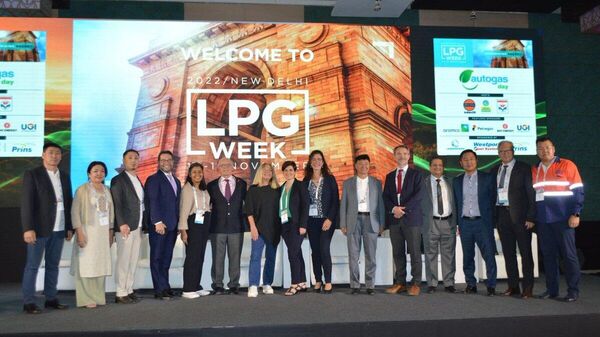 Уг хөтөлбөр нь хөгжиж буй 11 улсад амжилттай хэрэгжсэнээр мод, нүүрс хэрэглэдэг есөн зуун сая /900,000,000/ орчим иргэдийг байгаль орчинд ээлтэй, эрчим хүчинд хэмнэлттэй хийн түлш хэрэглэдэг болгожээ Уг хөтөлбөр нь хөгжиж буй 11 улсад амжилттай хэрэгжсэнээр мод, нүүрс хэрэглэдэг есөн зуун сая /900,000,000/ орчим иргэдийг байгаль орчинд ээлтэй, эрчим хүчинд хэмнэлттэй хийн түлш хэрэглэдэг болгожээ - Sputnik Монгол Улс