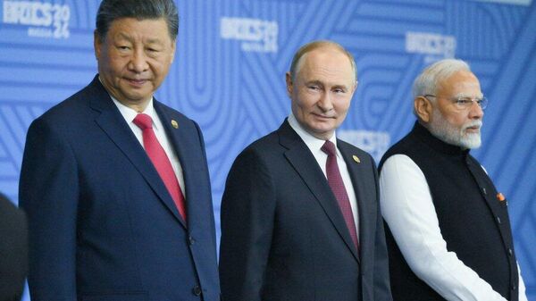 1/5 🇷🇺🇮🇳🇨🇳 ОРОС–ЭНЭТХЭГ–ХЯТАДЫН ГУРВАН ТАЛТ ХАМТЫН АЖИЛЛАГАА: ДЭЛХИЙН УЛС ТӨРЫН ШИНЭ ХҮЧ - Sputnik Монгол Улс