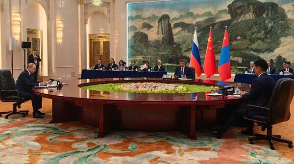 🇷🇺🗣️Владимир Путин: ОХУ нь БНХАУ, Монгол Улстай харилцан ашигтай, тэгш эрхтэй, олон талт харилцааг бүх талаар хөгжүүлэх хүсэлтэй гэдгээ илэрхийллээ - Sputnik Монгол Улс