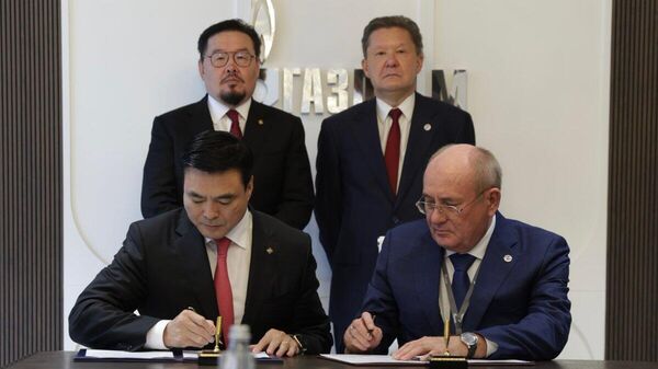 “Газпром” болон Монгол Улс Улаанбаатар хотыг хийжүүлэх боломжийн судалгааны чиглэлээр хамтран ажиллах тухай санамж бичгийг Дорнын эдийн засгийн чуулга уулзалтын үеэр байгууллаа - Sputnik Монгол Улс