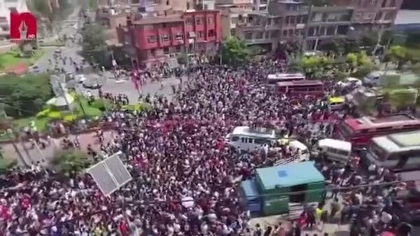 🇳🇵🚶🚶Непалын армийн нисдэг тэрэгнүүд улс даяар өрнөж буй эсэргүүцлийн жагсаалын улмаас сайд нарыг ордноос нь нүүлгэн шилжүүлж байна - Sputnik Монгол Улс