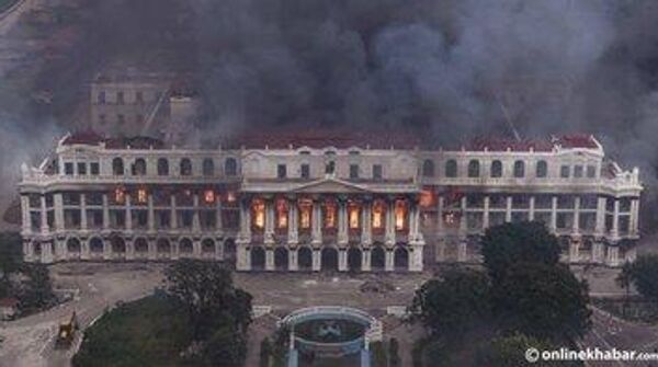 🔥Эсэргүүцэгчид Непалын Засгийн газрын түүхэн төв байр болох Сингха Дурбарыг галдлаа - Sputnik Монгол Улс