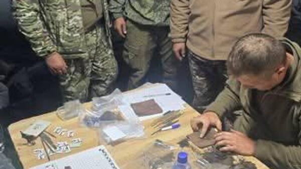 Халхын голын байлдааны талбайд: Орос-Монголын экспедиц шинэ баримтууд илрүүлжээ ⚔️🏞️ - Sputnik Монгол Улс