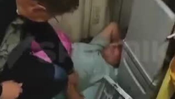 ✈️🩺 ОХУ-ын Эрүүл мэндийн сайд онгоцонд зорчих үеэр нэгэн зорчигчийг аварчээ - Sputnik Монгол Улс