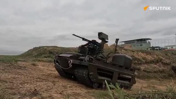 🇷🇺🪖 “Запад-2025” сургуулилтад оролцож буй Оросын цөмийн, биологийн болон химийн хамгаалалтын анги нэгтгэлүүдтэй танилцацгаая - Sputnik Монгол Улс