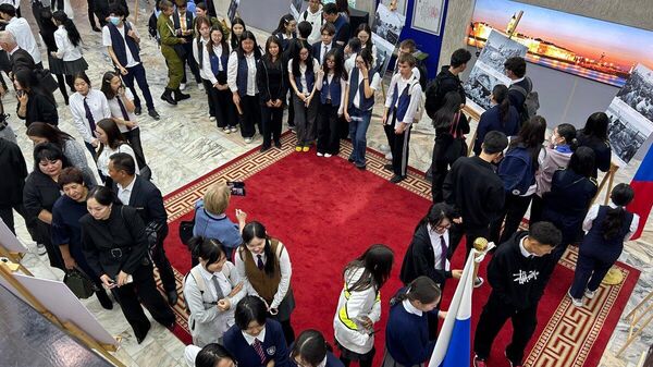 2/7 🖼 Үзэсгэлэнгийн үндэс нь «Россия сегодня» медиагруппын мэдэлд буй Зөвлөлтийн Мэдээллийн Товчооны ховор архивын зургууд юм - Sputnik Монгол Улс