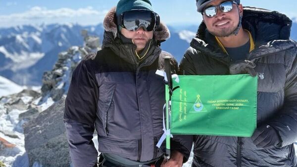 🏔️📡 🇲🇳Монгол Улсын хамгийн өндөр цэгийг дахин тогтоолоо - Sputnik Монгол Улс