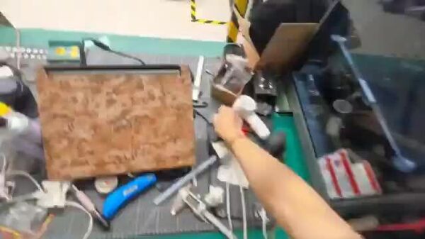 🇨🇳 Хятад оюутан зуны амралтаараа Төмөр хүний хувцас урлажээ - Sputnik Монгол Улс