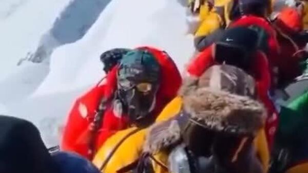 🚨🗻 Дэлхийн хамгийн өндөр цэг болох Эверестийн зүүн хэсэгт 1000 гаруй уулчин цасанд боогдсон талаар Хятадын хэвлэлүүд мэдээлжээ - Sputnik Монгол Улс