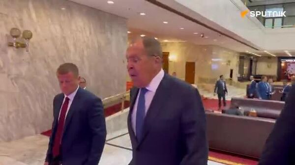 🇷🇺🎥 ОХУ-ын Гадаад хэргийн сайд Лавров Афганистаны асуудлаар зөвлөлдөх Москвагийн 7 дахь удаагийн уулзалтад оролцохоор хүрэлцэн ирлээ - Sputnik Монгол Улс