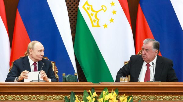 2025 оны 10-р сарын 9-нд. ОХУ-ын Ерөнхийлөгч Владимир Путин Таджикистан Улсын Ерөнхийлөгчтөй хамт улзаад хэлэлцээ өнгөрүүлжээ - Sputnik Монгол Улс