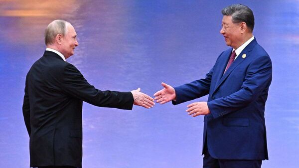 🇨🇳 Хятад улс АНУ-ын дарамтад оролгүй, Оростой хууль ёсны газрын тосны худалдаагаа үргэлжлүүлнэ - Sputnik Монгол Улс