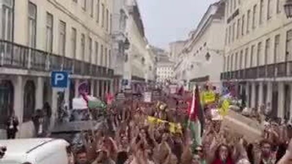 4/4 📹 Португалийн Лиссабон хотод мянга мянган хүн Газа дахь дайныг зогсоохыг шаардан жагслаа - Sputnik Монгол Улс