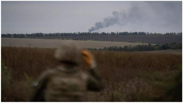 🚨Украины Зэвсэгт хүчин Сумы мужид амиа золиослогчдын дүрээр цэргүүдээ хаяж байна гэж А - Sputnik Монгол Улс