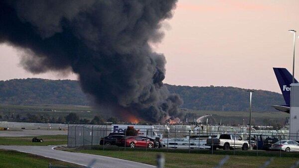 ✈️ АНУ-ын Луисвиллд ачаа тээврийн онгоц осолдож, гурван хүн амь үрэгджээ - Sputnik Монгол Улс