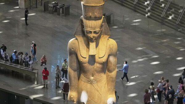 100 мянга гаруй олдвор дунд Тутанхамоны бүрэн цуглуулга болон Рамсес II хааны аварга хөшөө музейд багтжээ - Sputnik Монгол Улс