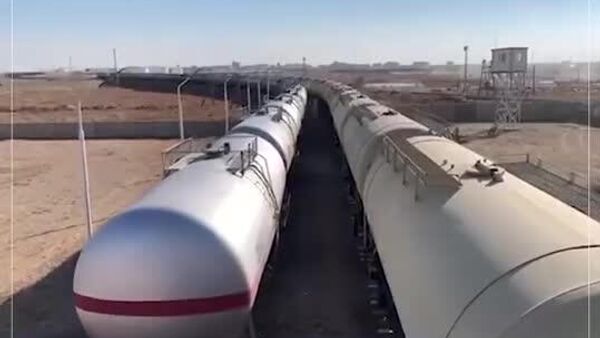 БНХАУ-аас импортоор авч буй Евро-5 стандартын 45 вагон цистерн автобензин Замын-Үүд боомтоор дамжин өнөөдөр Улаанбаатарт орж ирнэ - Sputnik Монгол Улс