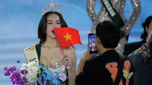 Манила хотод болсон Дэлхийн мисс 2025 гоо сайхны тэмцээний Вьетнамын оролцогч - Sputnik Монгол Улс