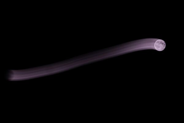 РОЛО, ИТАЛИ - 2025 оны 11-р сарын 5: (Тайлбар: Энэ зургийг урт экспозици ашиглан авсан.) Минжний Сар гэгддэг супер Сар 2025 оны 11-р сарын 5-нд Италийн Роло хотод Реджио Эмилиягийн ойролцоо тэнгэрт харагдаж байна. (Зураг: Эммануэль Чианкаглини/Ciancaphoto Studio/Getty Images) РОЛО, ИТАЛИ - 2025 оны 11-р сарын 5: (Тайлбар: Энэ зургийг урт экспозици ашиглан авсан.) Минжний Сар гэгддэг супер Сар 2025 оны 11-р сарын 5-нд Италийн Роло хотод Реджио Эмилиягийн ойролцоо тэнгэрт харагдаж байна. (Зураг: Эммануэль Чианкаглини/Ciancaphoto Studio/Getty Images) - Sputnik Монгол Улс