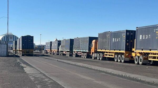 “Эрдэнэс Тавантолгой” ХК сүүлийн хоёр өдөр 320 мянган тонн нүүрс борлуулжээ - Sputnik Монгол Улс