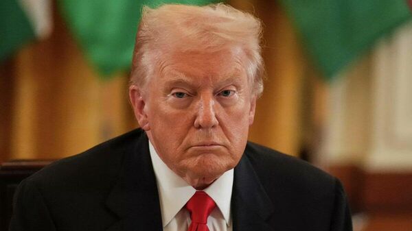 АНУ-ын Ерөнхийлөгч Дональд Трамп цөмийн зэвсгээс ангижрах талаар ОХУ-ын Ерөнхийлөгч Владимир Путин, БНХАУ-ын Ерөнхийлөгч Ши Жиньпин нартай ярилцаж байгаа гэжээ - Sputnik Монгол Улс