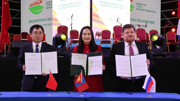 Монгол, Хятад, Орос улс хамтран “Цайны замын аялал жуулчлалын коридорыг” хөгжүүлж, жуулчдын урсгалыг нэмэгдүүлэх, бүс нутгийн эдийн засгийн өгөөжийг өсгөх чиглэлээр хамтран ажиллахаар болов. - Sputnik Монгол Улс