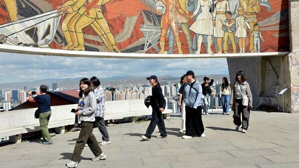 Монгол улсад хөрш орнуудаас ирэх жуулчдын тоо 80 хувиар нэмэгджээ - Sputnik Монгол Улс