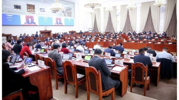 🇲🇳 УИХ-ын чуулганы нэгдсэн хуралдаанаар Монгол Улсын 2026 оны төсвийн тухай хуулийг эцэслэн баталлаа - Sputnik Монгол Улс
