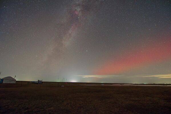 ХЯТАД, Дацин хот - 11-р сарын 12: 2025 оны 11-р сарын 12-нд Хятадын Хэйлунцзян мужийн Дацин хотод туйлын туяа буюу хойд зүгийн гэрэл тэнгэрийг гэрэлтүүлж байна. (Getty Images-ээр дамжуулан VCG/VCG авсан зураг) ХЯТАД, Дацин хот - 11-р сарын 12: 2025 оны 11-р сарын 12-нд Хятадын Хэйлунцзян мужийн Дацин хотод туйлын туяа буюу хойд зүгийн гэрэл тэнгэрийг гэрэлтүүлж байна. (Getty Images-ээр дамжуулан VCG/VCG авсан зураг) - Sputnik Монгол Улс