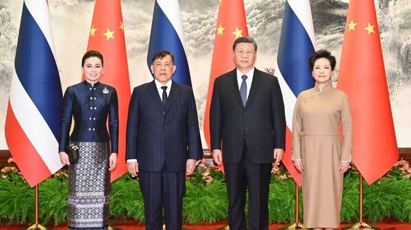 БНХАУ-ын дарга Ши Жиньпин Тайландын хаан Маха Важиралонгкорнтай уулзлаа - Sputnik Монгол Улс