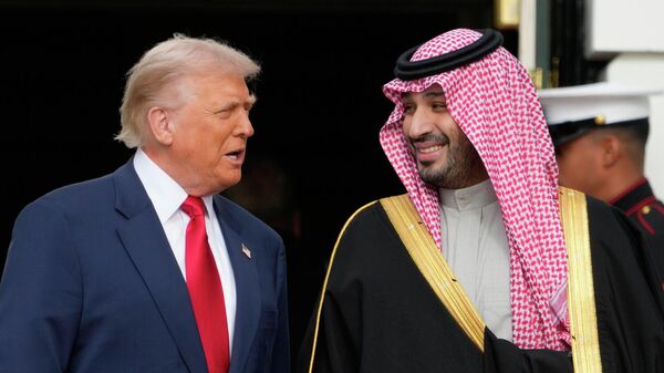 President Donald Trump welcomes Saudi Arabia's Crown Prince Mohammed bin Salman to the White House, Tuesday, Nov. 18, 2025, in Washington - Sputnik Монгол Улс