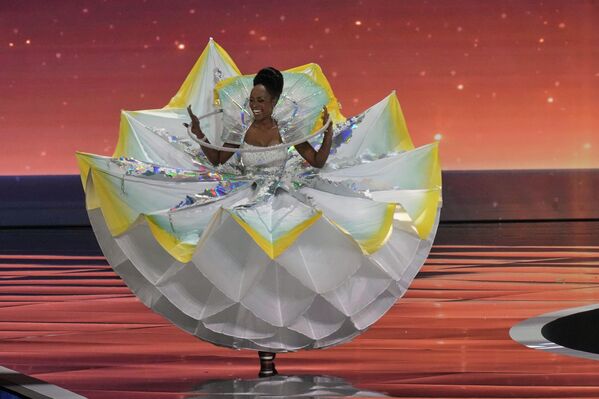 2025 оны 11-р сарын 19-ний Лхагва гарагт Тайландын Нонтабури мужид болсон "Ертөнцийн мисс 2025" тэмцээний үндэсний хувцасны тэмцээнд Руандагийн мисс Соланж Кейта оролцож байна. (AP Photo/Sakchai Lalit) 2025 оны 11-р сарын 19-ний Лхагва гарагт Тайландын Нонтабури мужид болсон "Ертөнцийн мисс 2025" тэмцээний үндэсний хувцасны тэмцээнд Руандагийн мисс Соланж Кейта оролцож байна. (AP Photo/Sakchai Lalit) - Sputnik Монгол Улс