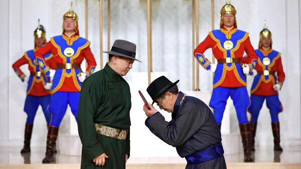 Монгол Улсын тэргүүн зэргийн Чингис хаан одон гардуулах хүндэтгэлийн ёслол - Sputnik Монгол Улс