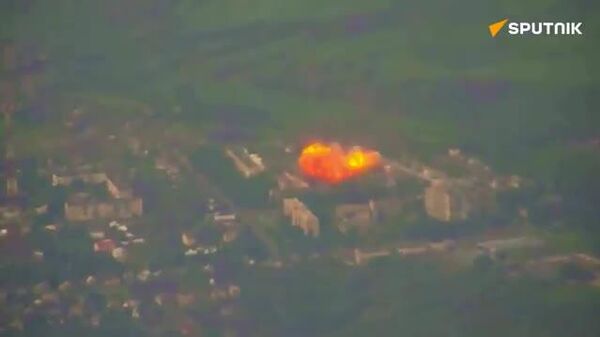 ОХУ-ын Батлан ​​​​хамгаалах яам Купянскийг чөлөөлсөн цэргүүд Оросын далбааг мандуулж буй бичлэгийг нийтэлжээ - Sputnik Монгол Улс