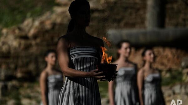 📸 2026 оны Италийн өвлийн Олимпийн наадмын бамбарыг Эртний Олимпид асаажээ - Sputnik Монгол Улс