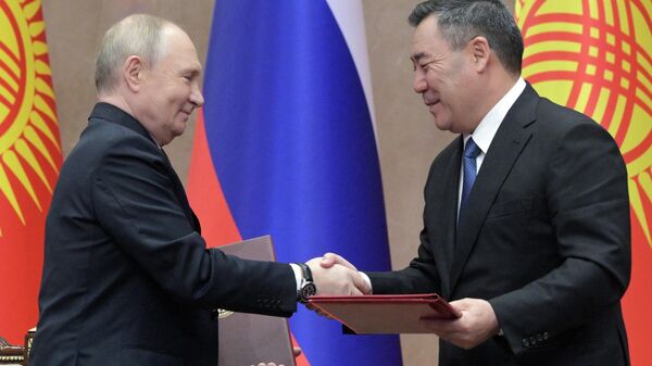 В.Путин, С.Жапаров нар Бишкек хотод болсон уулзалтын дараа хамтарсан мэдэгдэл гаргалаа - Sputnik Монгол Улс