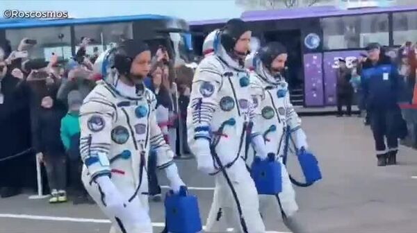 Байконур Союз МС-28 хөлгийн багийг хөөргөхөөс өмнөх үйл явц - Sputnik Монгол Улс