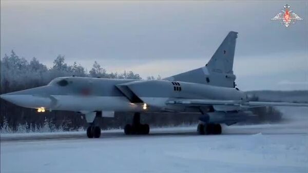 🇷🇺 Оросын Агаарын сансрын хүчний Ту-22М3 холын тусгалтай бөмбөгдөгч онгоцууд Балтийн тэнгисийн төвийг сахисан усан дээгүүр хуваарьт нислэг үйлджээ - Sputnik Монгол Улс