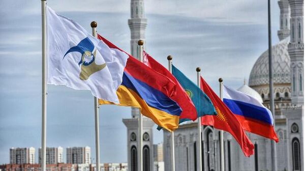 ЕАЭЗХ-тай түр хэлэлцээр: Квотоос давсан импортод одоогийн гаалийн тариф үргэлжлэн үйлчилнэ - Sputnik Монгол Улс