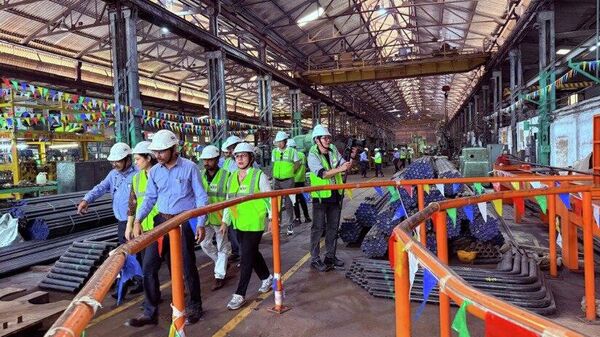 Газрын тос боловсруулах үйлдвэрийн технологийн тоног төхөөрөмжүүдийн дийлэнхийг нь БНЭУ-д үйлдвэрлэж байгаа бөгөөд заримыг нь ачуулахад бэлэн болжээ - Sputnik Монгол Улс