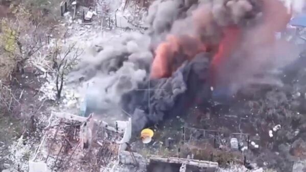 БНДАУ-ын Красноармейск хотыг чөлөөлөх байлдааны ажиллагаа (Эх сурвалх: ОХУ-ын Батлан хамгаалах яамны видео). БНДАУ-ын Красноармейск хотыг чөлөөлөх байлдааны ажиллагаа (Эх сурвалх: ОХУ-ын Батлан хамгаалах яамны видео). - Sputnik Монгол Улс