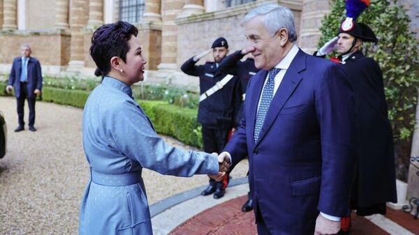 🇲🇳🇮🇹 Гадаад харилцааны сайд Б - Sputnik Монгол Улс