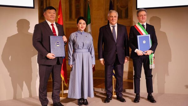 Өвөрхангай аймаг болон БНИУ-ын Мажоне хот хоорондын эрмэлзлийн захидал тохиролцов - Sputnik Монгол Улс