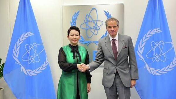 УИХ-ын гишүүн, Гадаад харилцааны сайд Б - Sputnik Монгол Улс