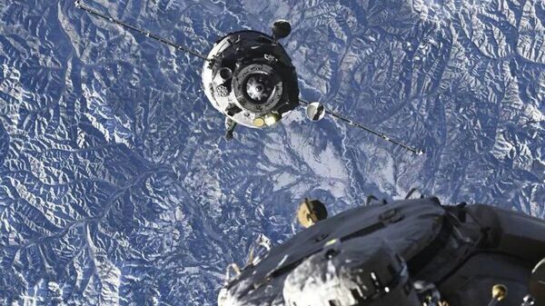 Сансрын хөлгийг тээвэрлэж буй Союз-2 - Sputnik Монгол Улс